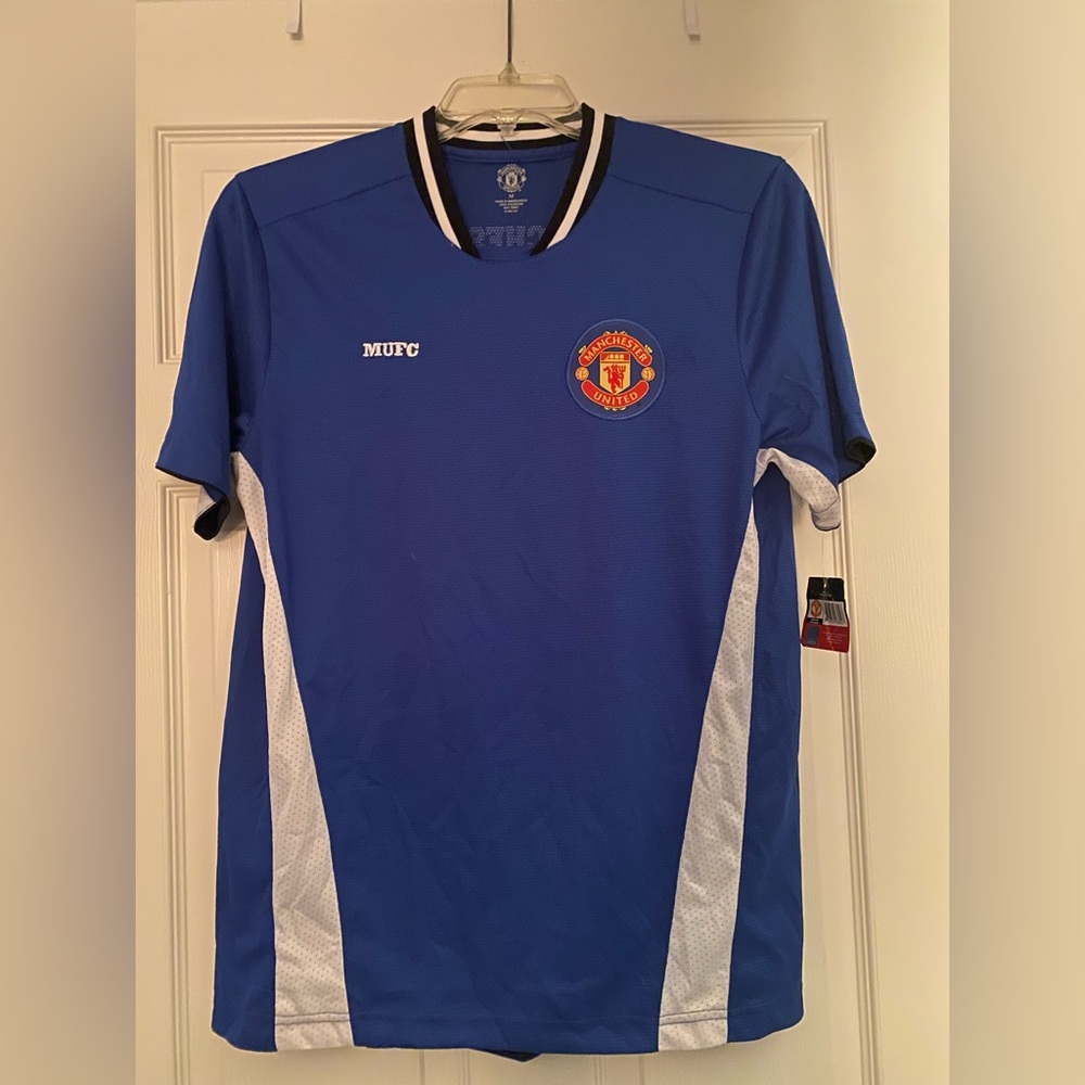 Manchester Blue United MUFC Soccer Jersey. Size M. NWT.